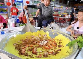 Bánh xèo 1 triệu đồng/cái ở Tây Ninh, toàn nguyên liệu xịn nhưng bị chê: Không xứng với giá tiền!