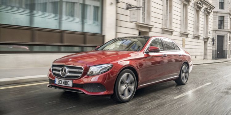 Mercedes-Benz ưu đãi 50% lệ phí trước bạ cho xe lắp ráp và 100% cho xe V 250 AMG trong tháng 7